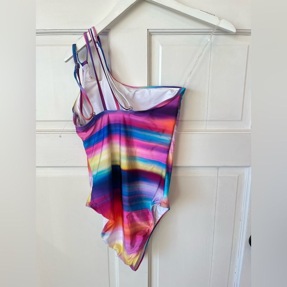New La Blanca Sunset Shores Strappy One Shoulder One Piece Swimsuit - Picture 4 of 6